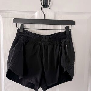 Lululemon Tracker 4” Black Lined Shorts